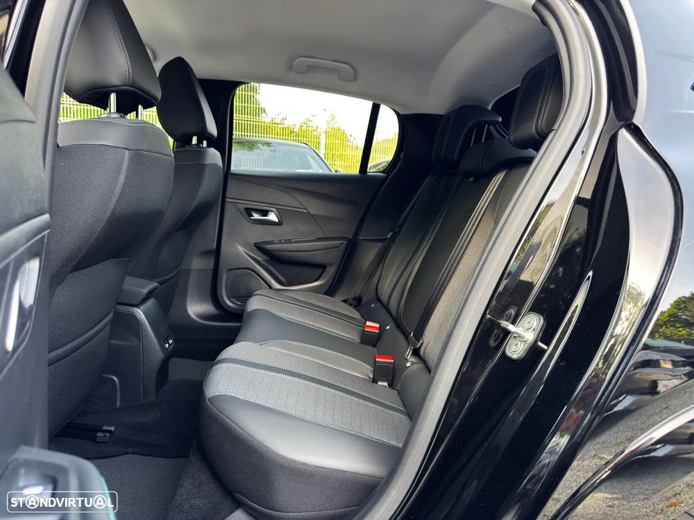 Peugeot e-208 Allure - 7