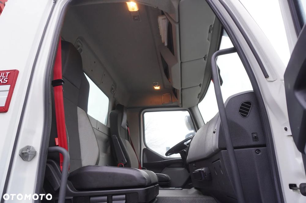 Renault C280 DTI 8 / HDS Fassi 5,6 t / Zasięg 8 m / Platforma 15 EPAL - 23