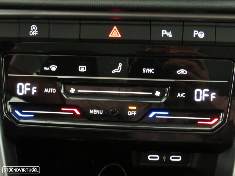 VW T-Roc 1.5 TSI Urban DSG - 47