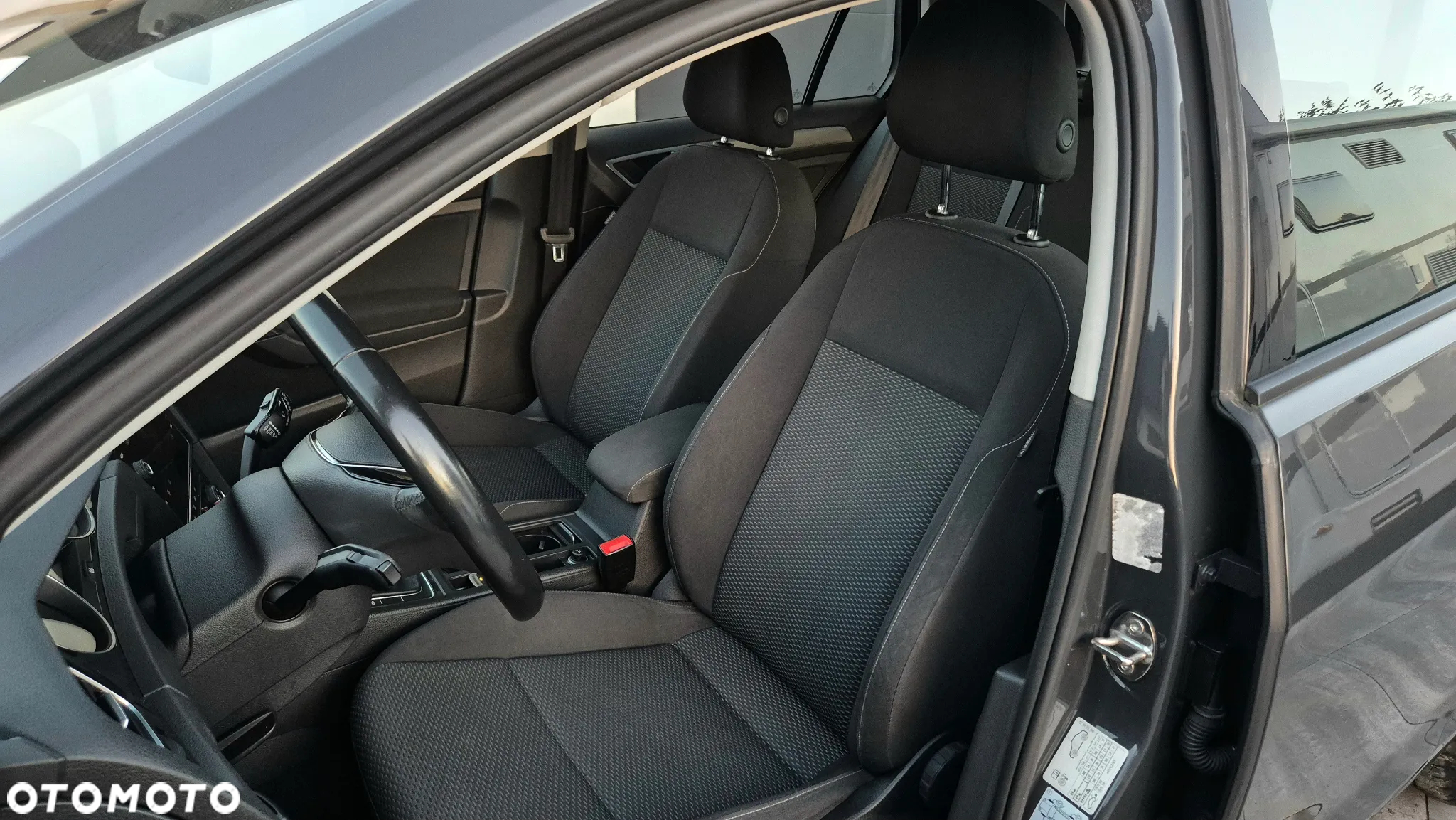 Volkswagen Golf VII 1.6 TDI BMT Trendline - 17