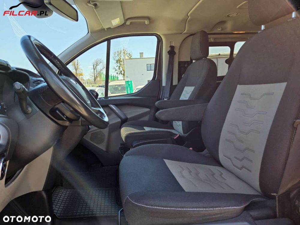 Ford Tourneo Custom - 6
