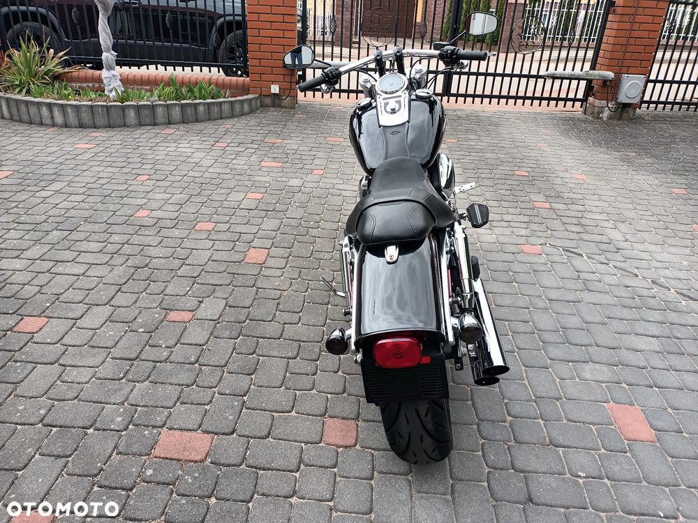 Harley-Davidson Dyna Fat Bob - 6