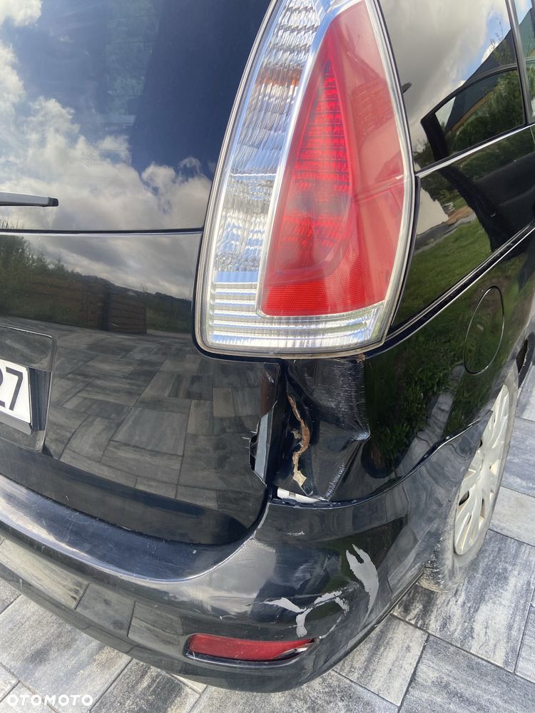 Mazda 5 - 5