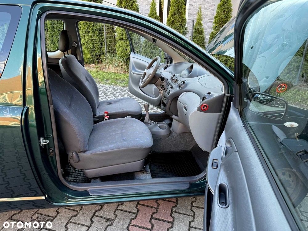 Toyota Yaris - 8
