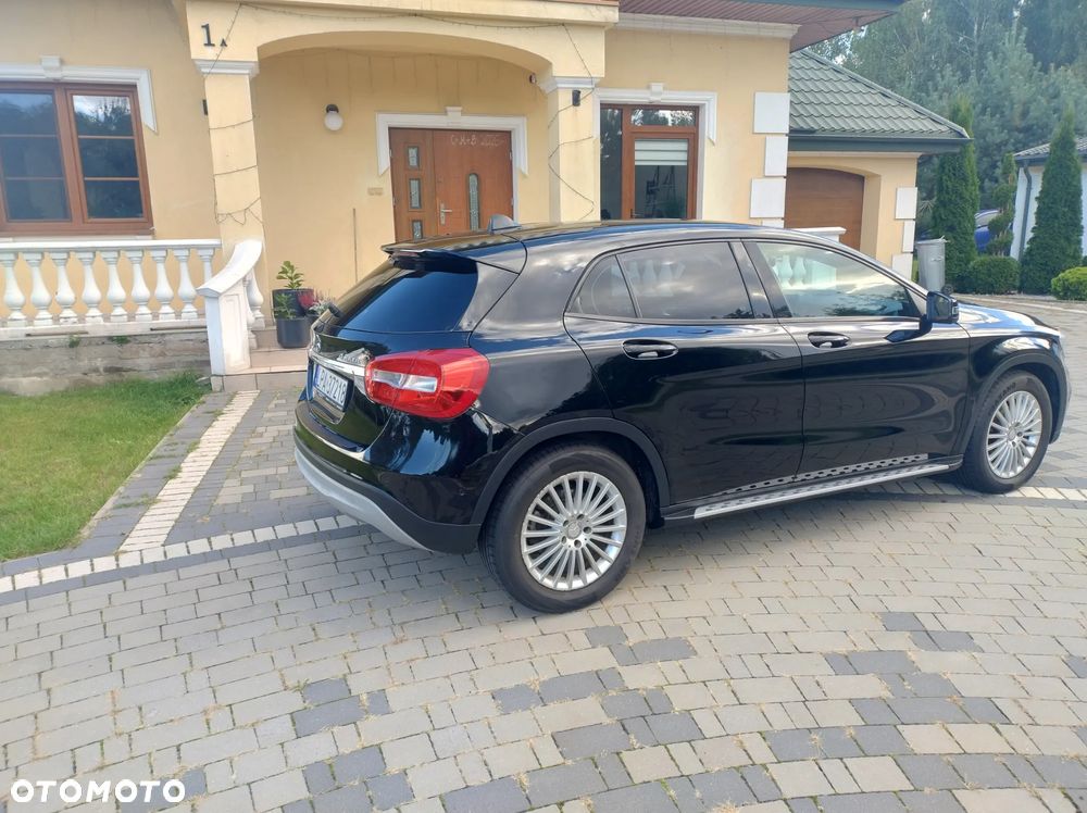 Mercedes-Benz GLA 200 d 4Matic 7G-DCT Style - 6