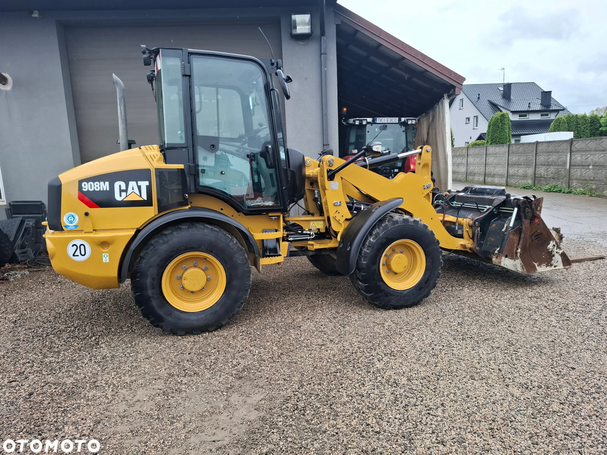 Caterpillar CAT 908 M - 8