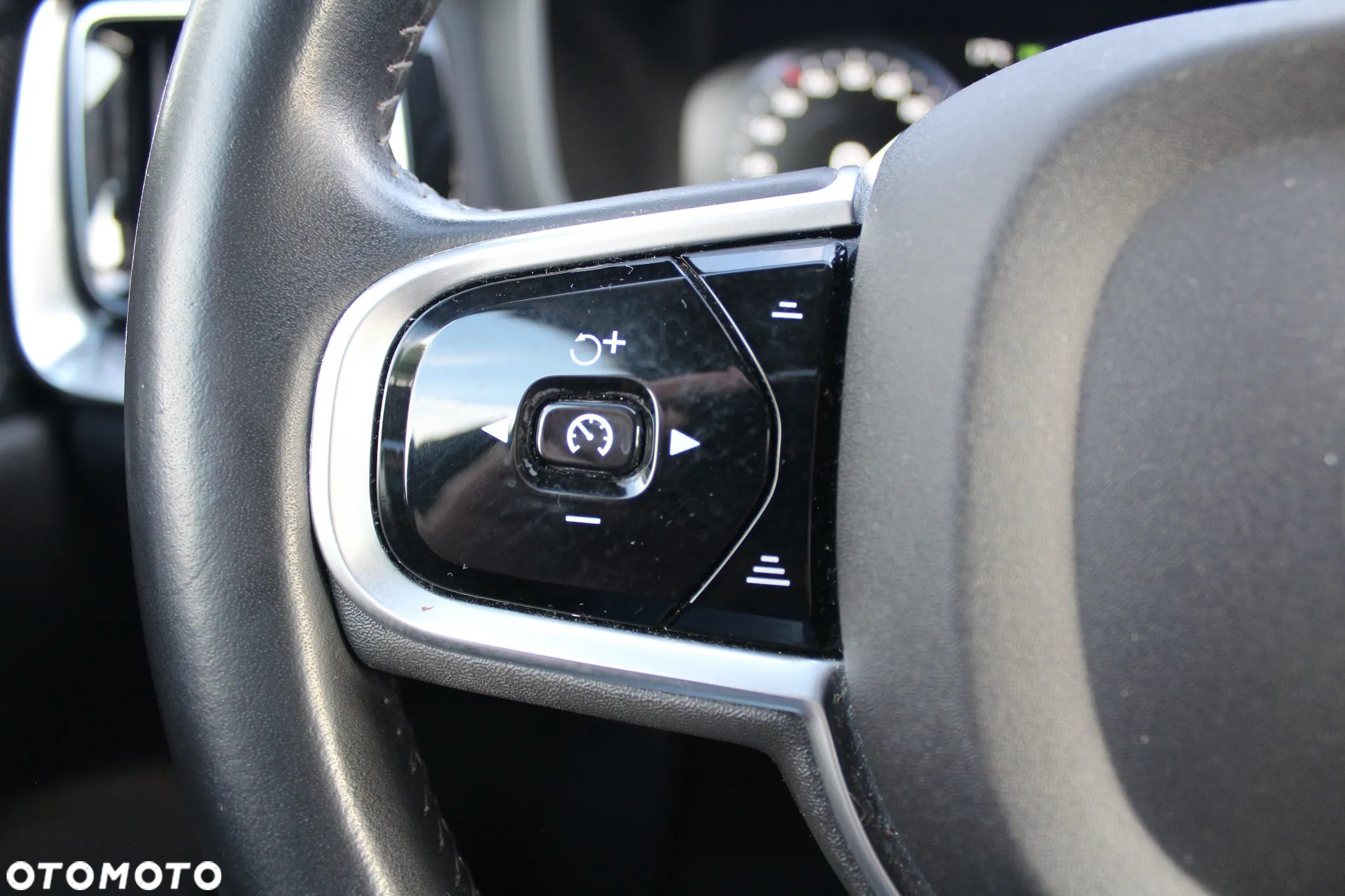 Volvo V60 Cross Country D4 AWD Geartronic Pro - 30