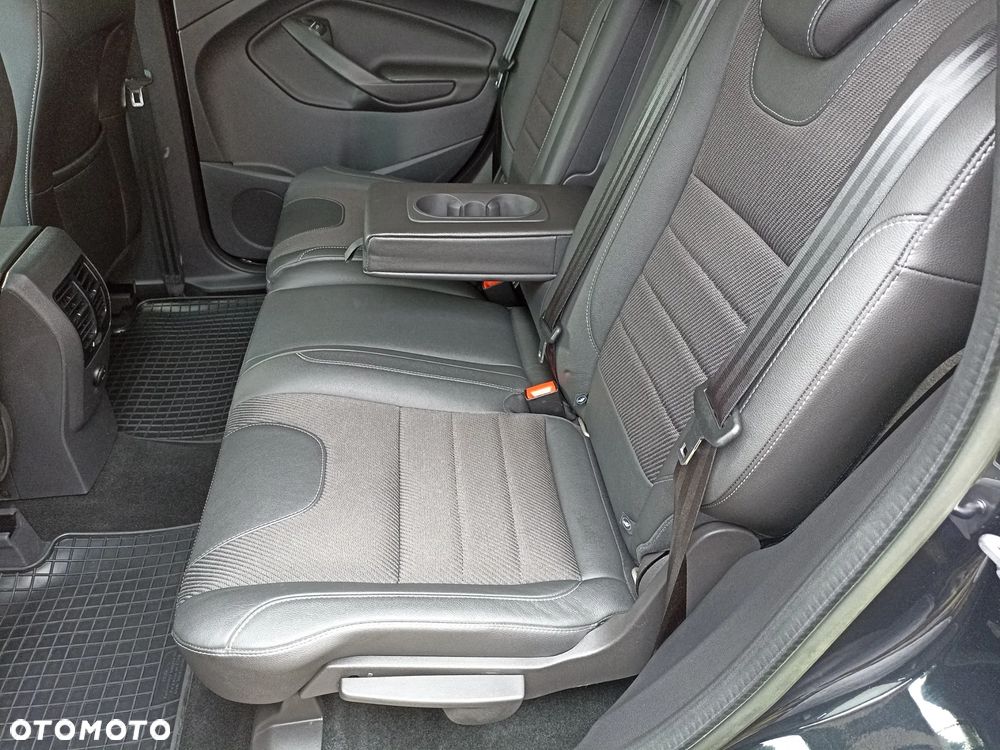 Ford Kuga 2.0 TDCi 2x4 Titanium - 34