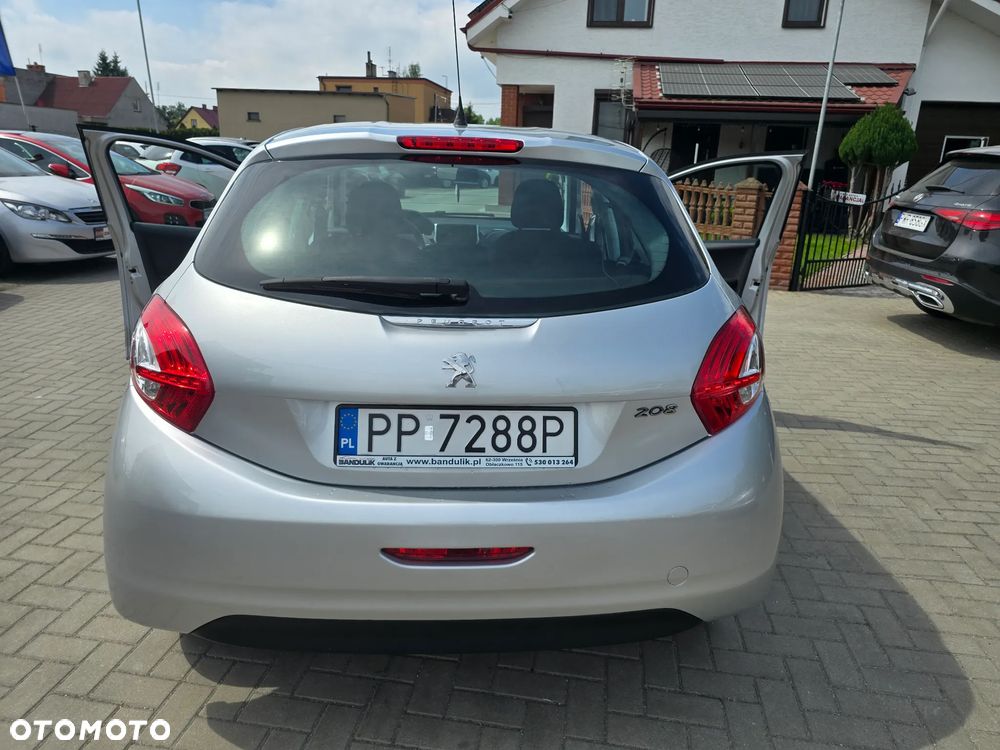 Peugeot 208 - 23