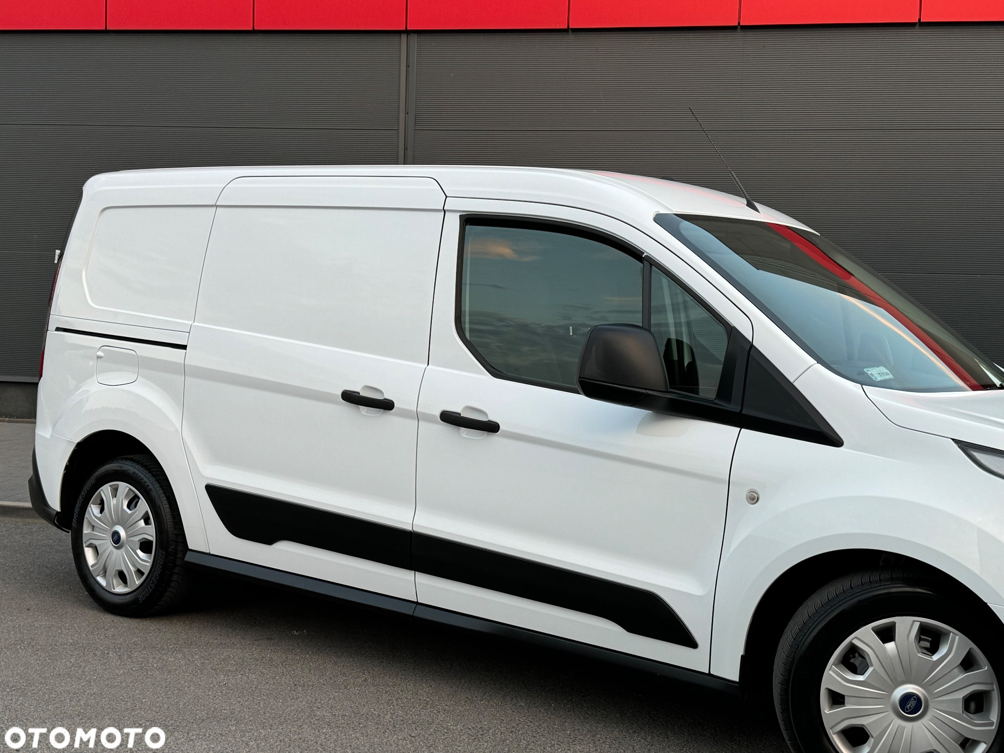 Ford Transit Connect - 14