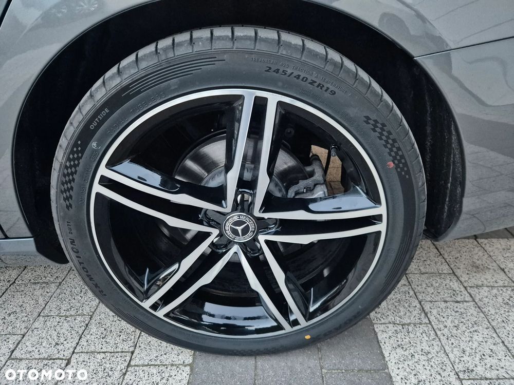 Mercedes-Benz Klasa E 220 d 4-Matic Exclusive - 33