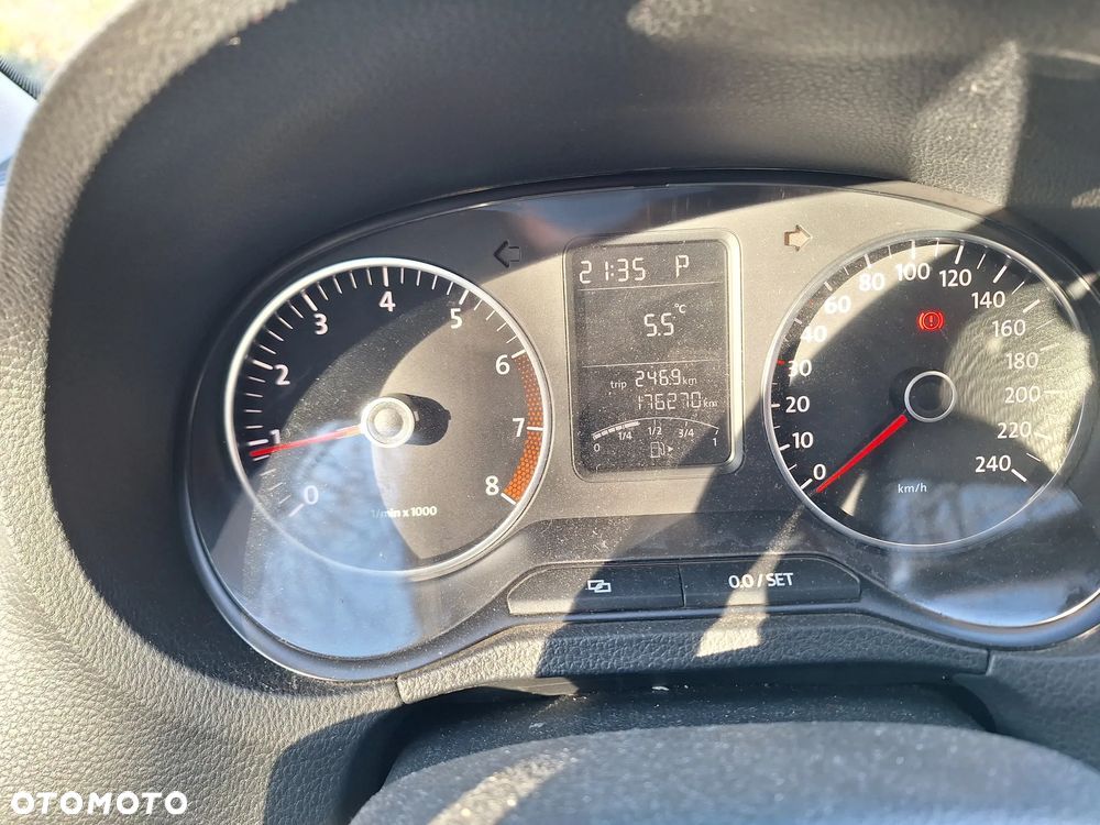 Volkswagen Polo - 8