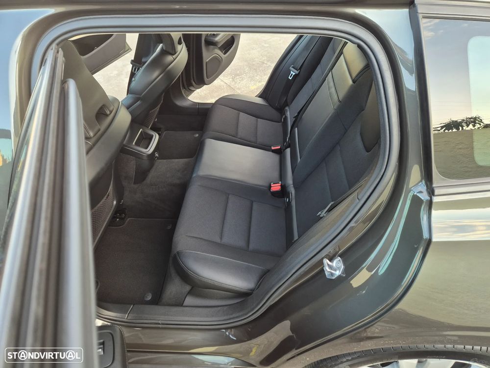 Volvo V60 2.0 D3 Momentum Plus - 8