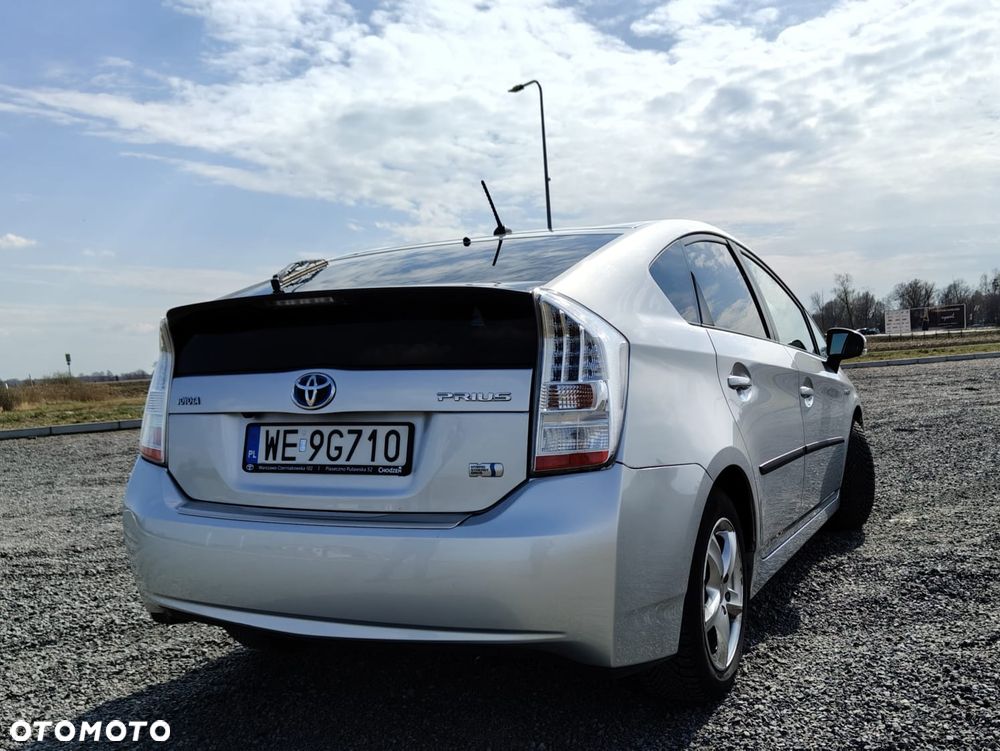 Toyota Prius (Hybrid) - 6