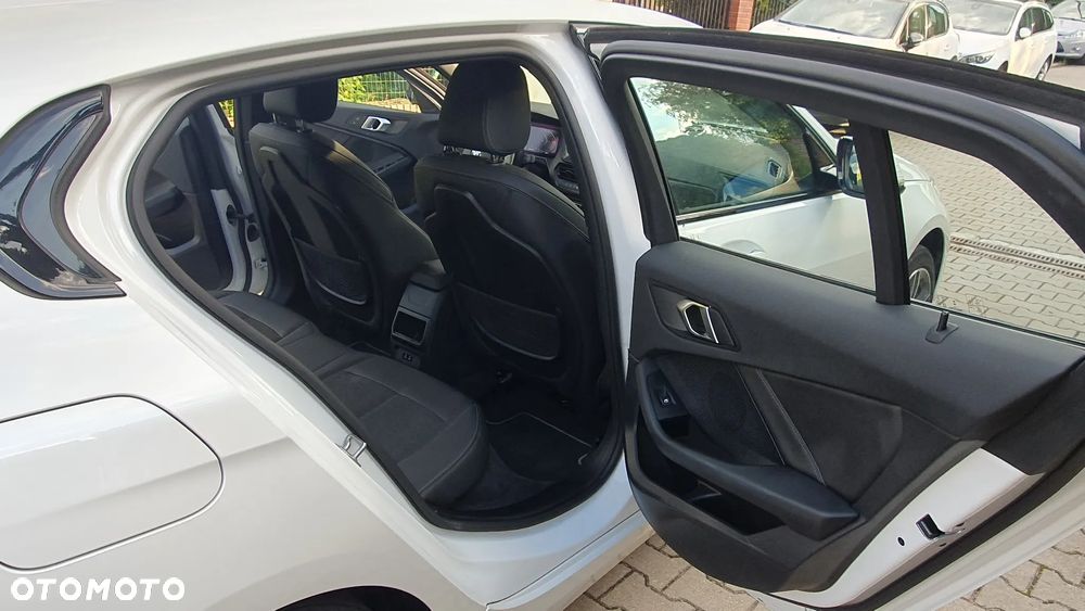 BMW Seria 1 118i Sport Line - 20