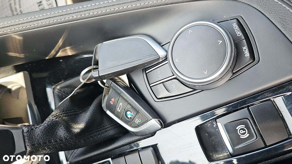 BMW X1 - 10
