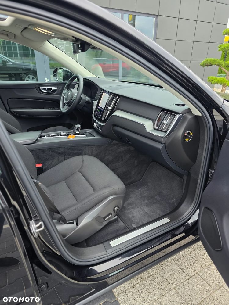 Volvo XC 60 B4 B Momentum Pro - 20