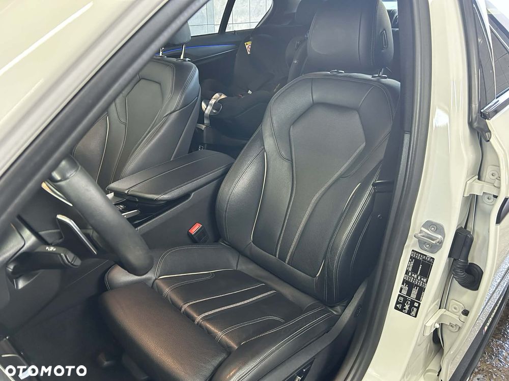 BMW Seria 5 520d xDrive - 15