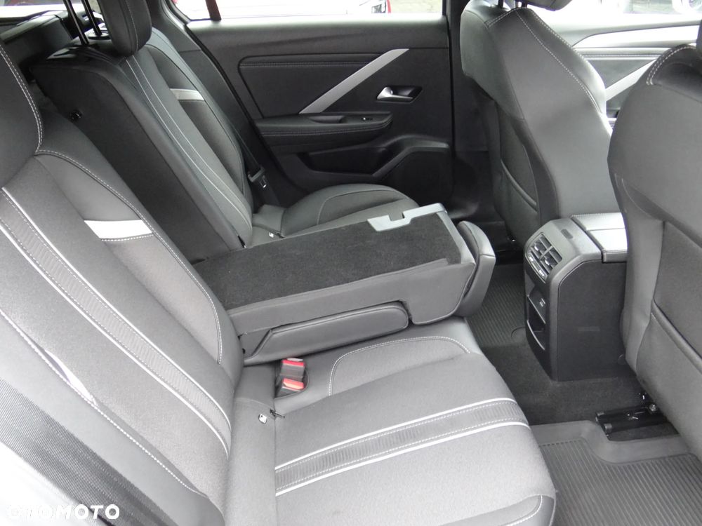 Opel Astra 1.2 T GS S&S - 16