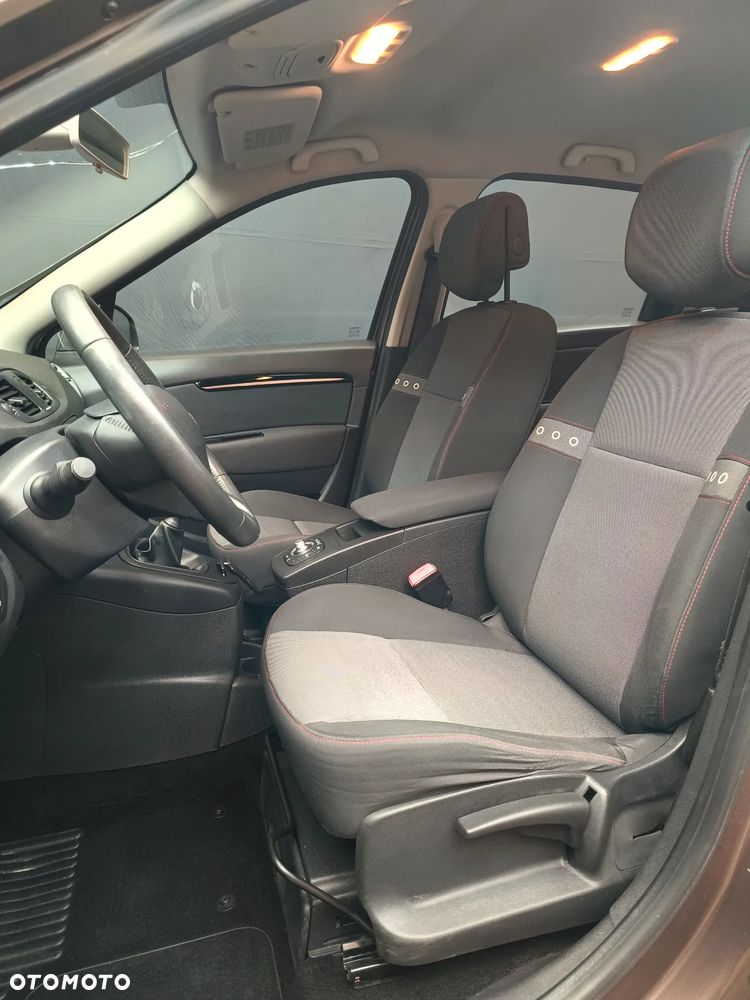 Renault Scenic - 23
