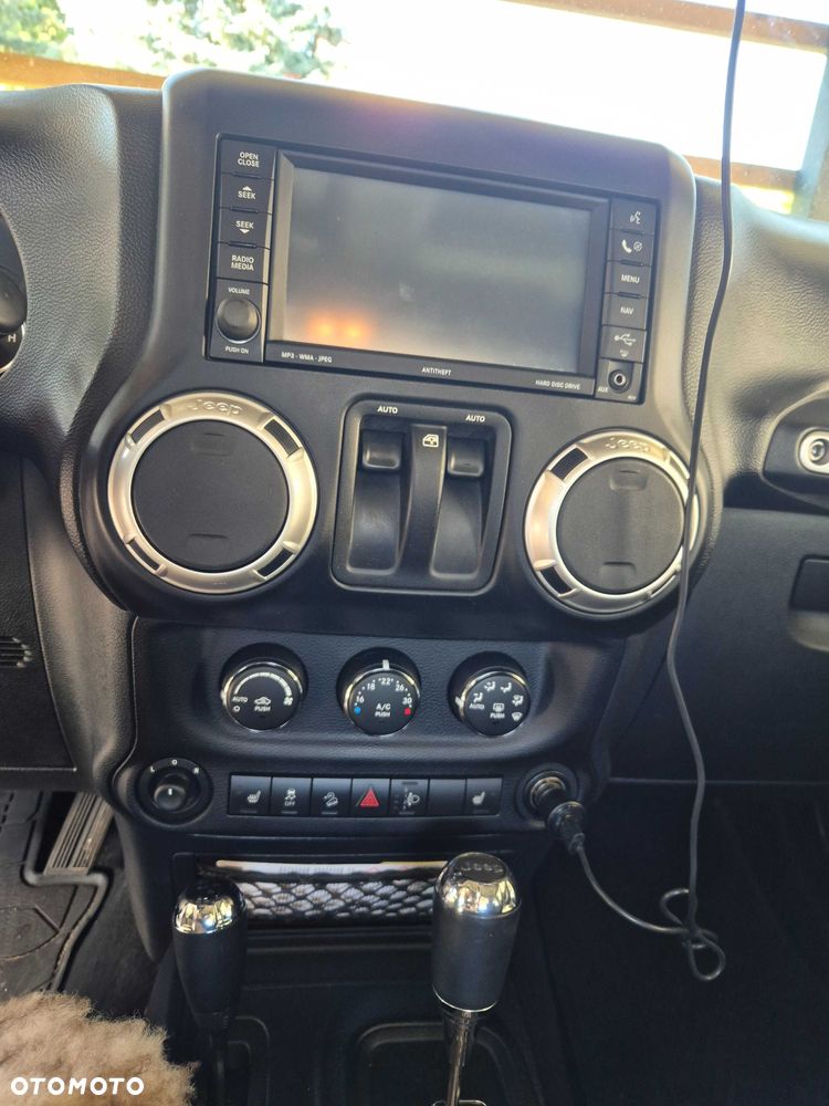 Jeep Wrangler - 8
