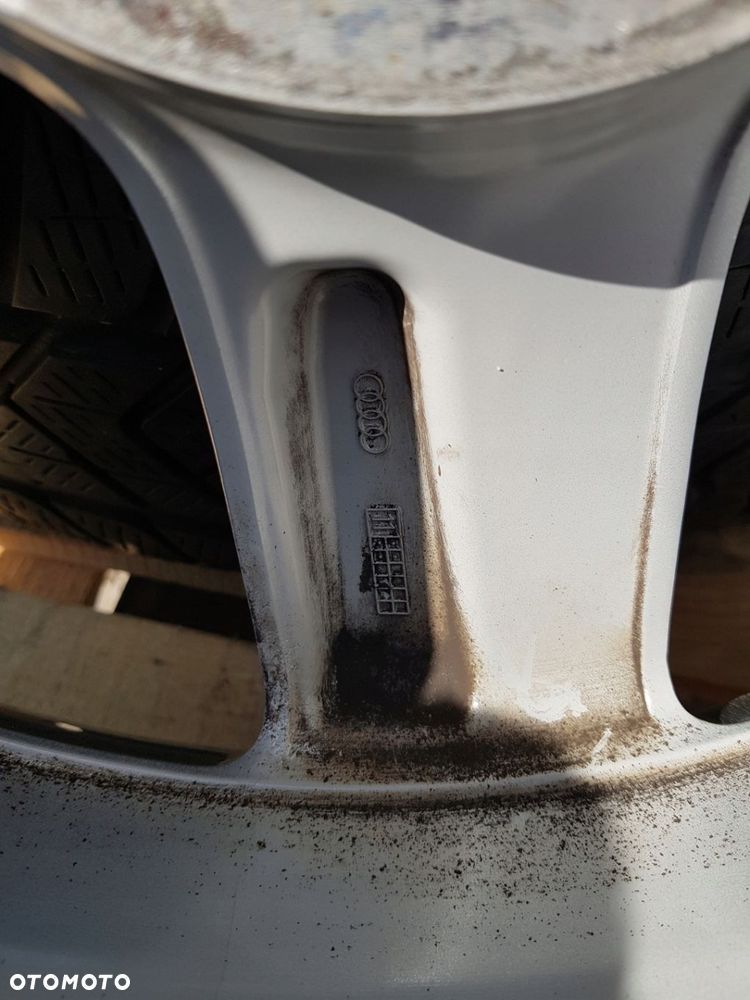 KOŁA ALUFELGI 8R0071497 AUDI Q5 Q3 7.0J x 17 5X112 ET 37 - 16