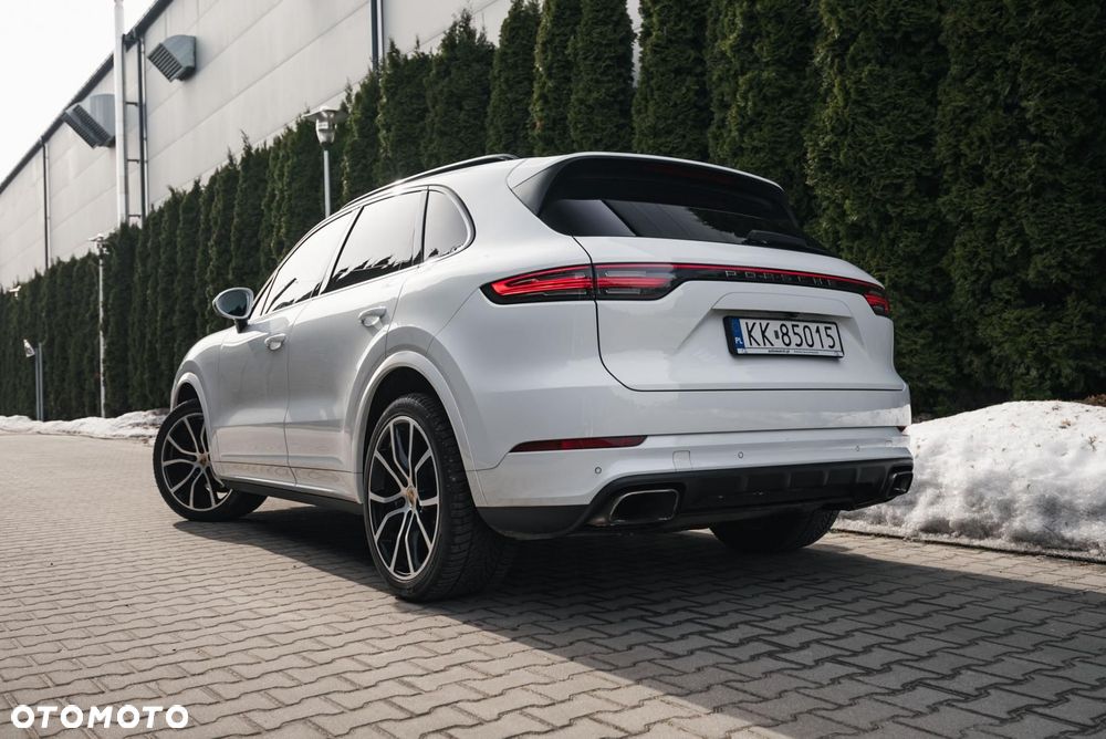 Porsche Cayenne Standard - 2