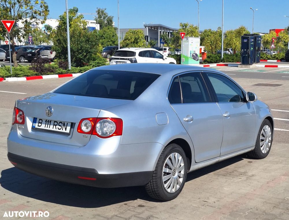 Volkswagen Jetta 1.9 TDI Comfortline - 3