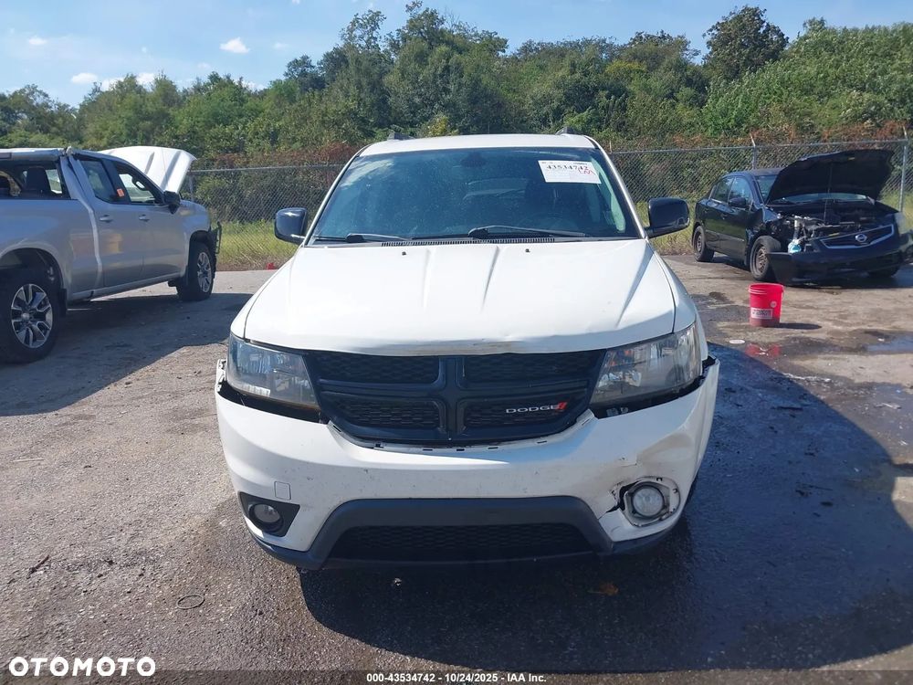 Dodge Journey - 12