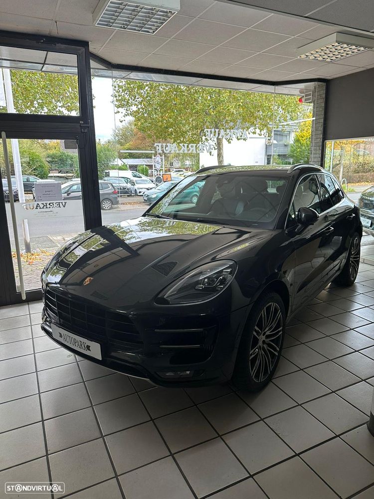 Porsche Macan Turbo - 9