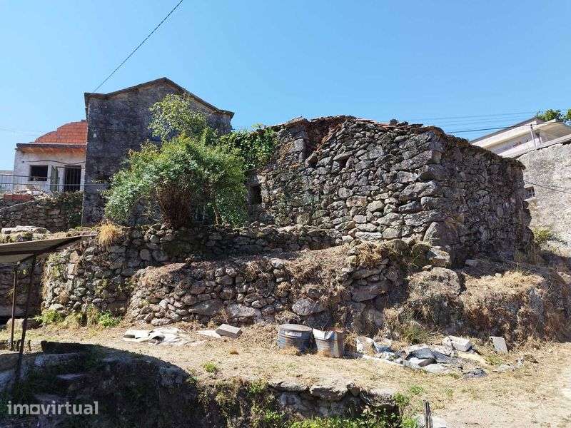 Casa de pedra para restauro - Grande imagem: 5/6