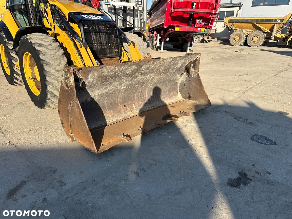 Caterpillar 444F - 4