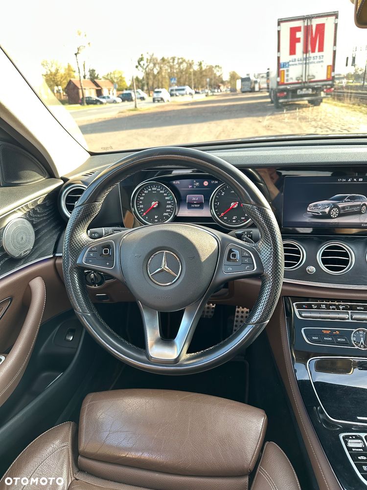 Mercedes-Benz Klasa E 220 d 4-Matic All-Terrain - 25
