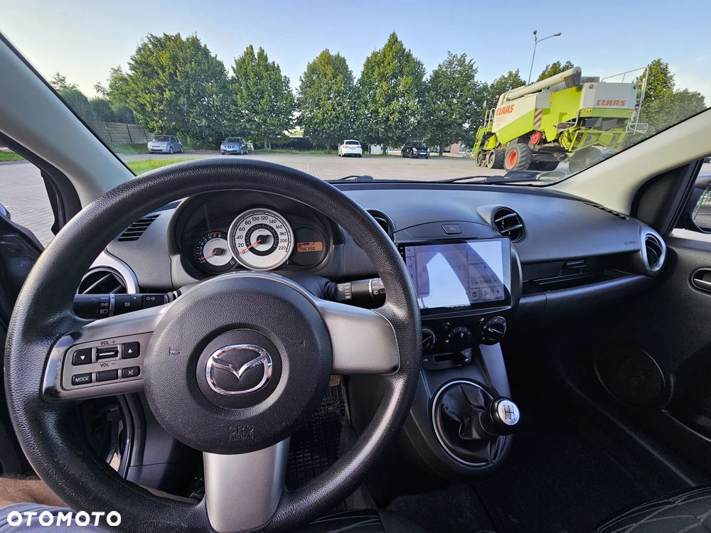 Mazda 2 - 10
