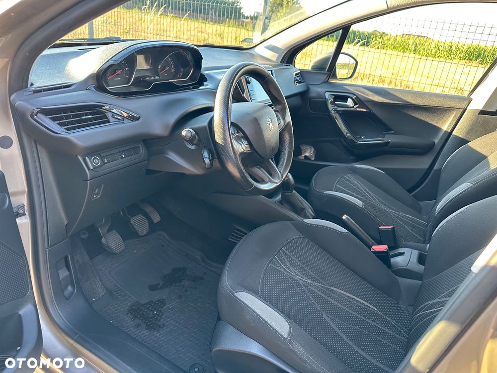 Peugeot 208 1.2 PureTech Active - 5