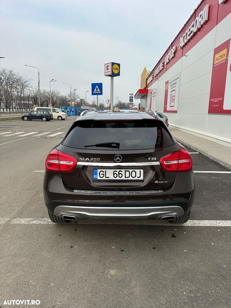 Mercedes-Benz GLA 200 CDI 4MATIC Aut. - 9