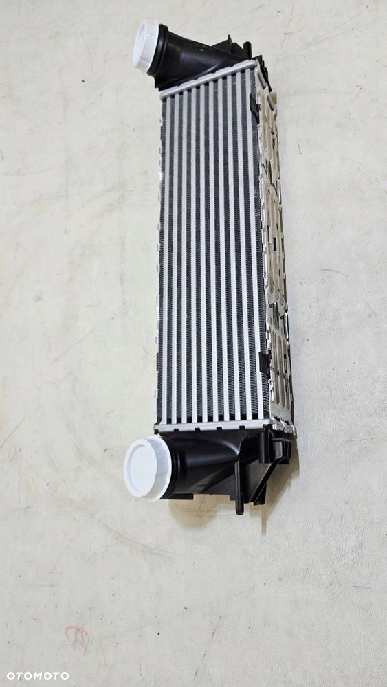 chłodnica powietrza intercooler bmw f10 f07 gt lci f11 nowa 7618768-03 - 4