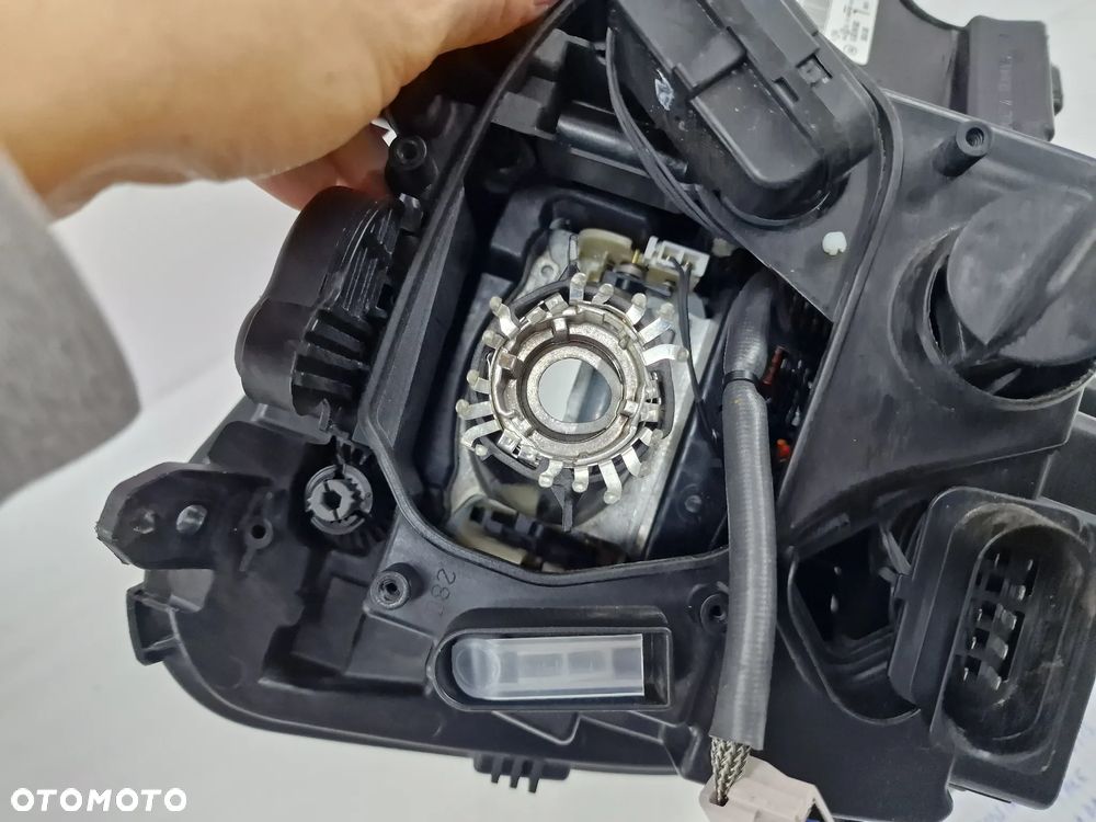 VW AMAROK I LIFT 2H3 16- LEWA LAMPA PRZEDNIA PRZÓD  XENON , NR 2H3941031B , NR AUKCJI LA86 - 26