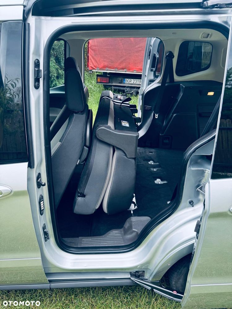 Ford E-Tourneo Courier - 7