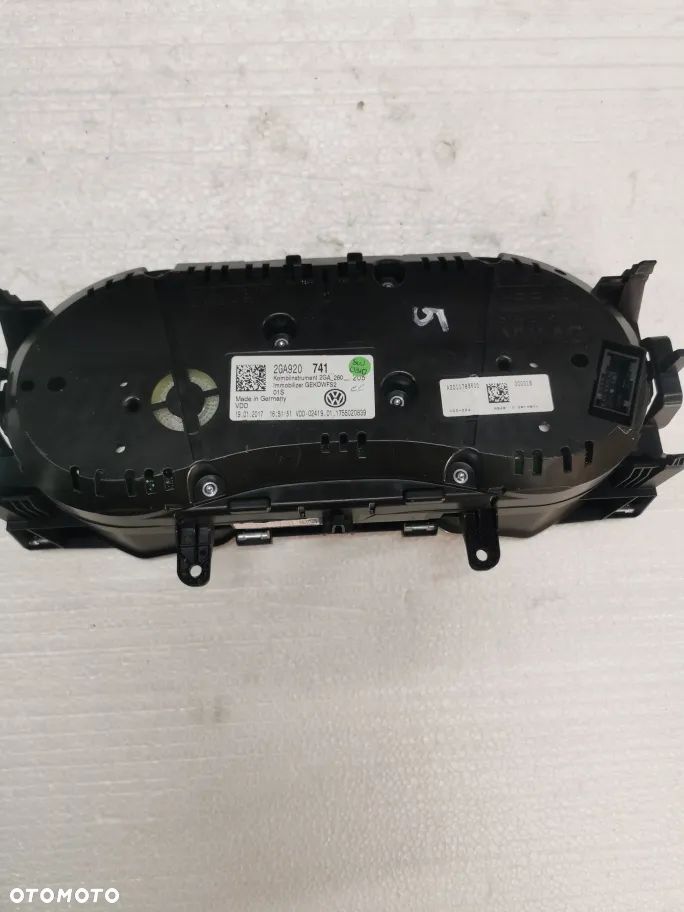 VW T-ROC  2017 rok licznik zegar 2GA920741 - 2