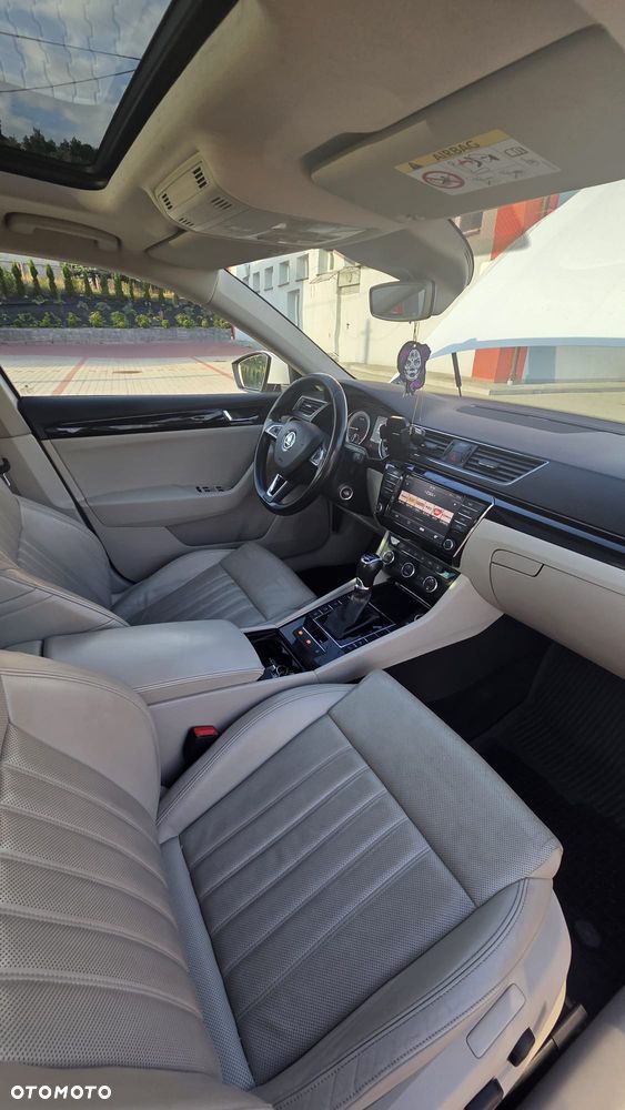 Skoda Superb 2.0 TDI 4x4 L&K DSG - 21