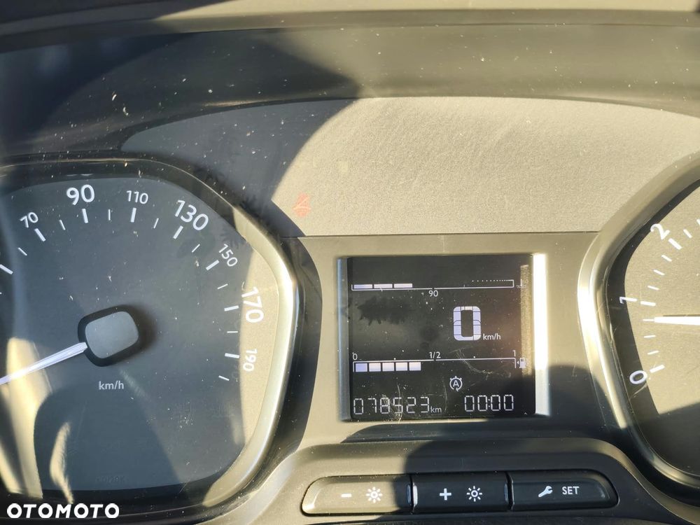 Toyota ProAce D-4D Medium 3,0t Active (bryg.) - 19