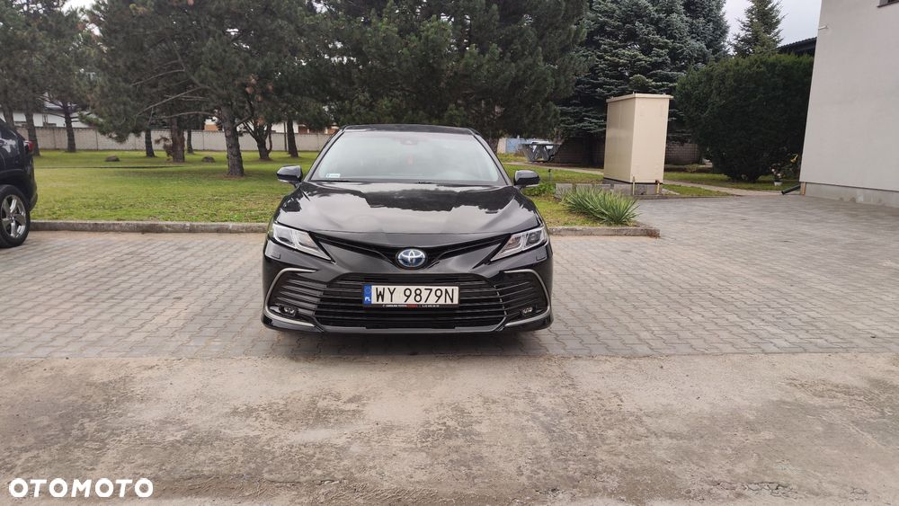 Toyota Camry - 4