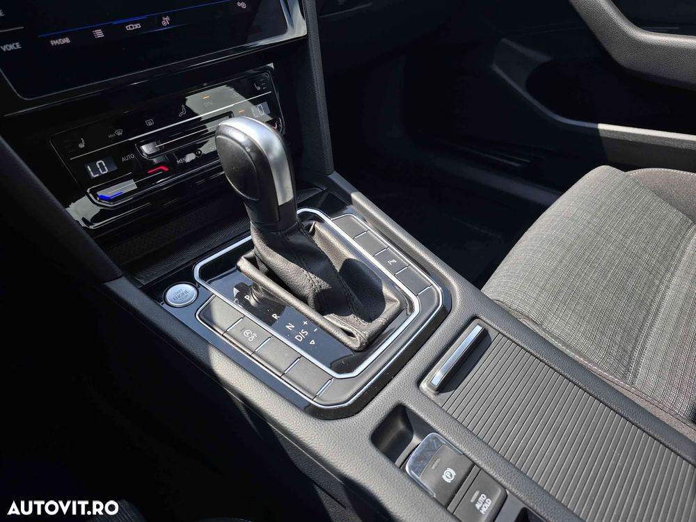 Volkswagen Passat - 14