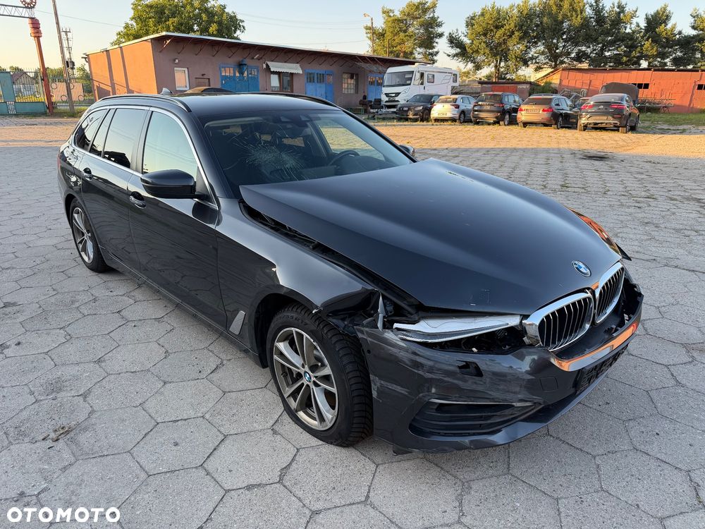 BMW Seria 5 530d xDrive Sport Line - 7