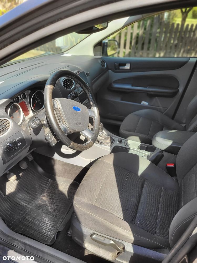 Ford Focus 2.0 TDCi DPF Ghia - 8