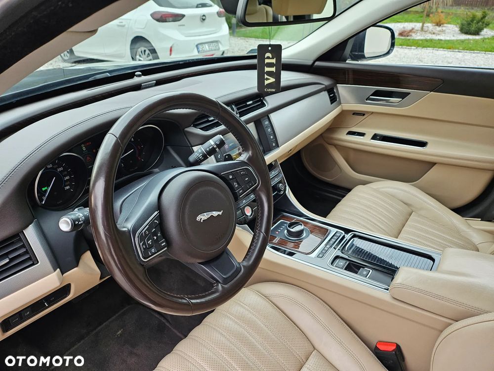 Jaguar XF 2.0 i4D AWD Portfolio - 15