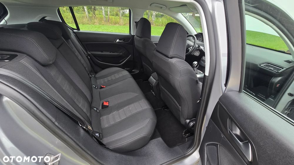 Peugeot 308 1.6 BlueHDi Allure S&S - 24