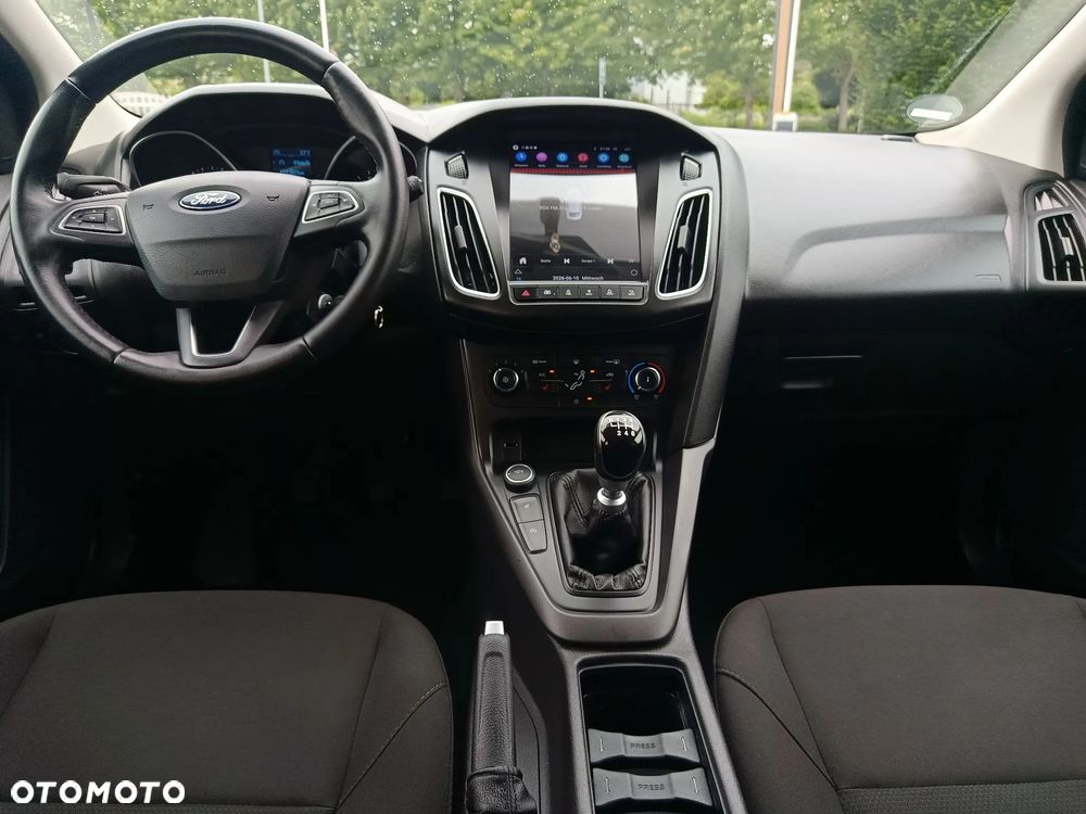 Ford Focus 1.0 EcoBoost Trend - 25