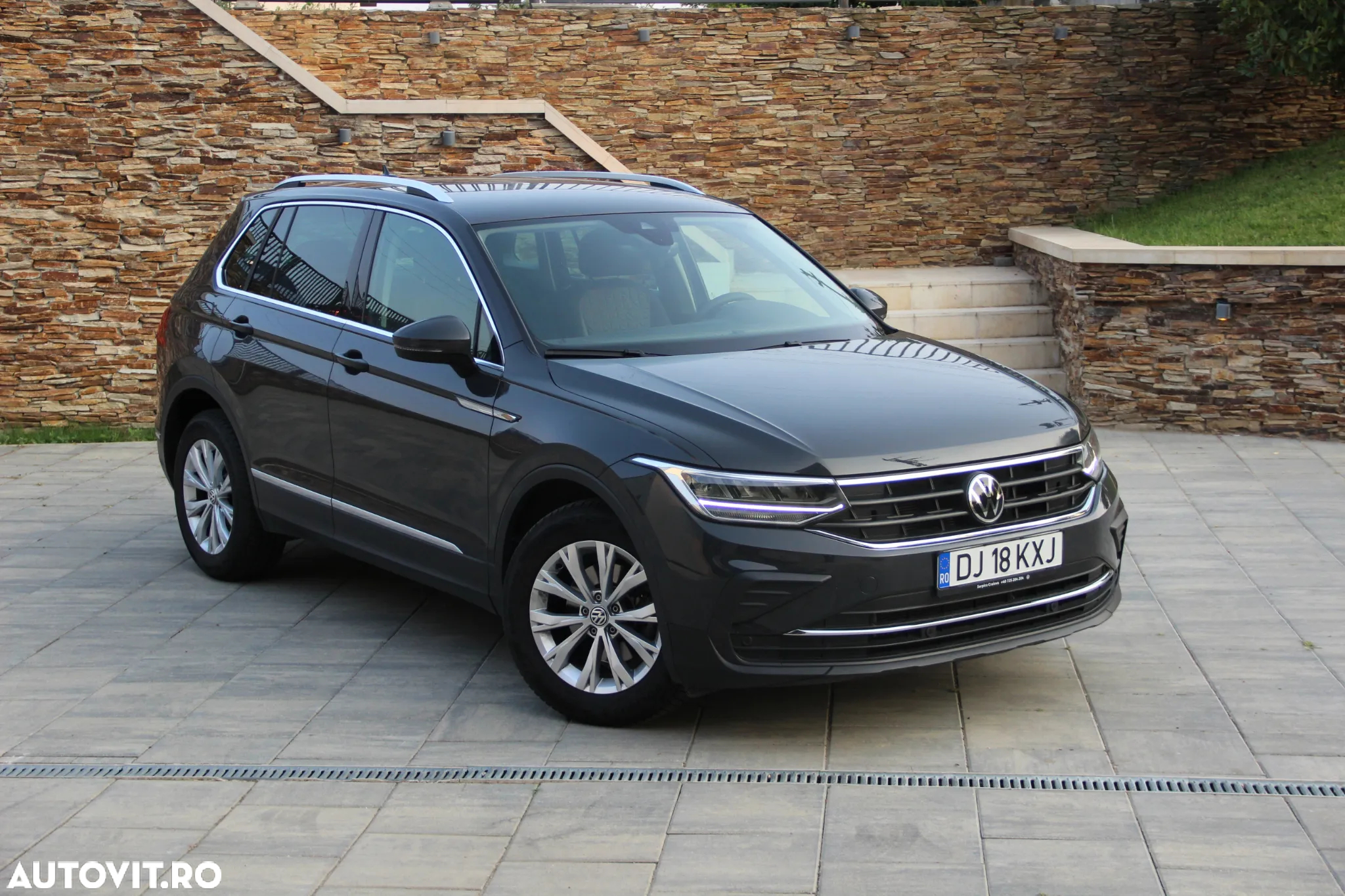 Volkswagen Tiguan 2.0 TDI DSG Elegance - 2